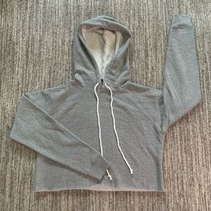 Wild Fable Women’s Size XS Long Sleeve Cropped Hoodie Gray Pullover Sweatshirt